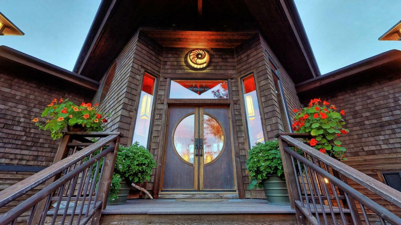 Stillpoint Lodge - All-Inclusive Halibut Cove Luaran gambar