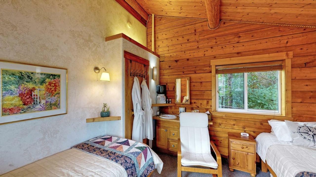 Stillpoint Lodge - All-Inclusive Halibut Cove Luaran gambar