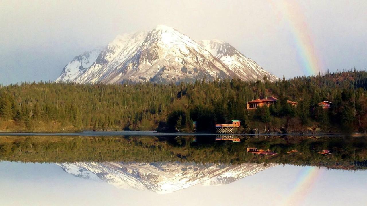 Stillpoint Lodge - All-Inclusive Halibut Cove Luaran gambar