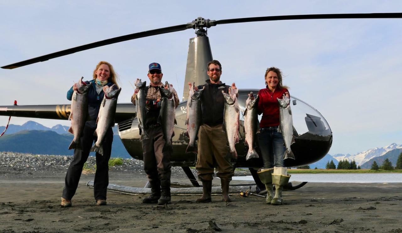 Stillpoint Lodge - All-Inclusive Halibut Cove Luaran gambar