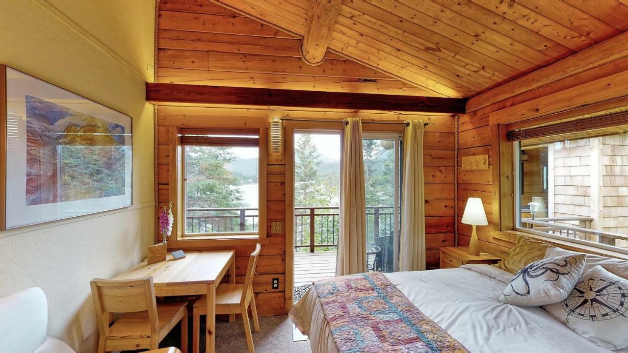 Stillpoint Lodge - All-Inclusive Halibut Cove Luaran gambar