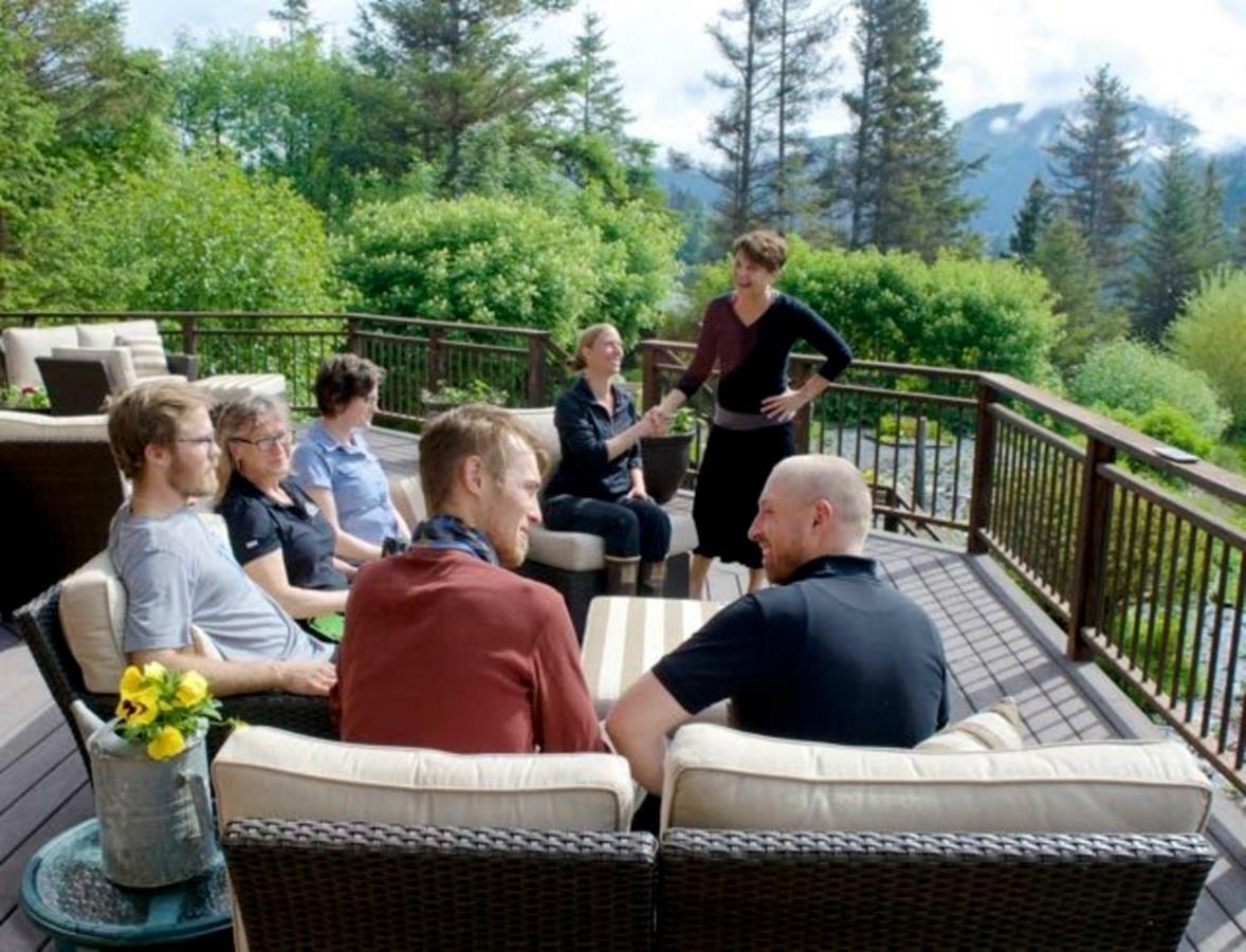 Stillpoint Lodge - All-Inclusive Halibut Cove Luaran gambar